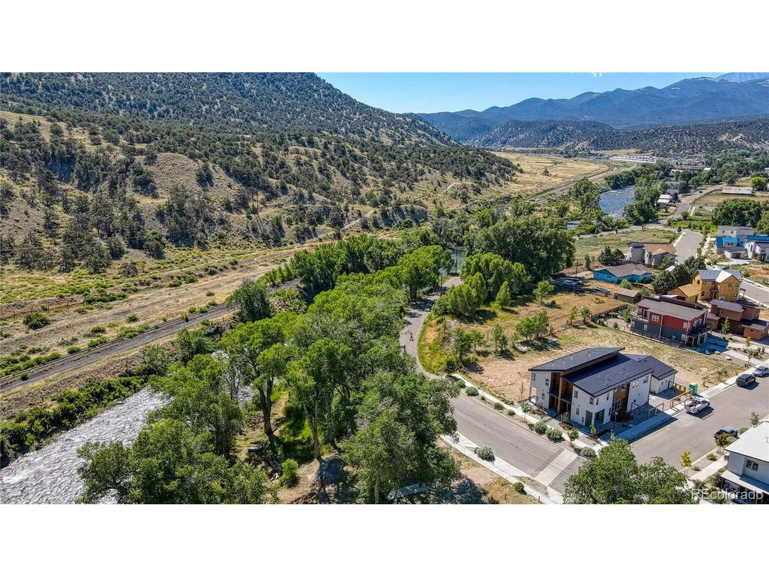 Photo of 402 Old Stage Rd