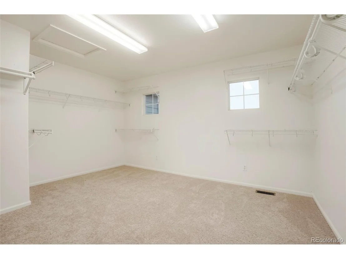 Photo of 520 N Flat Rock Cir