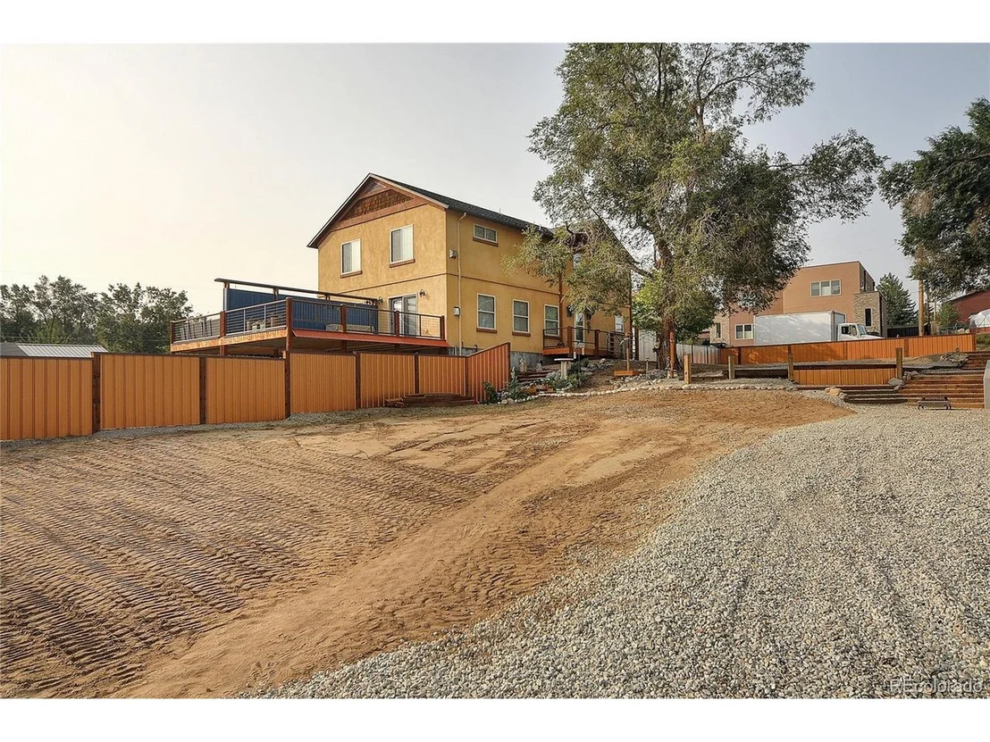Photo of 730 W 3rd St