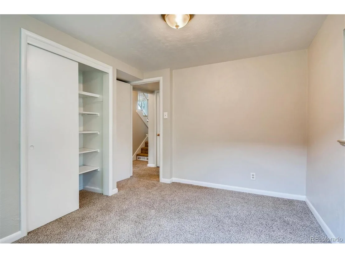 Photo of 5345 Otis St