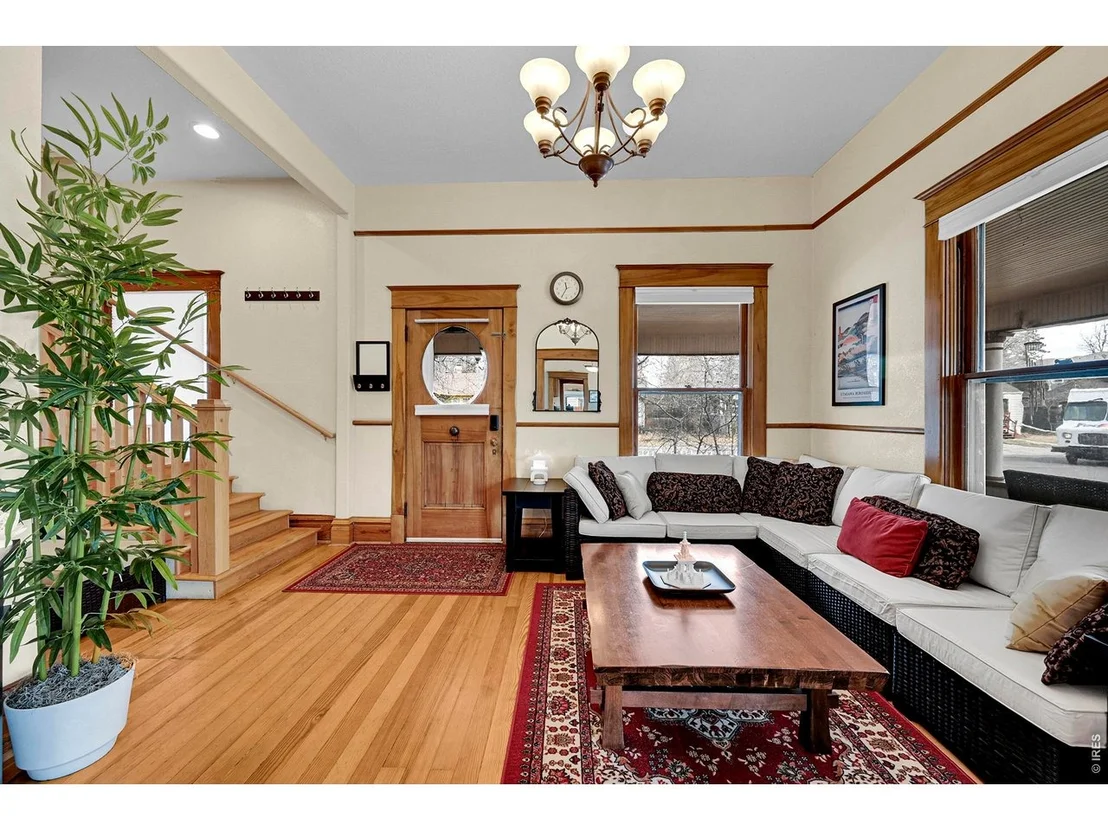 Photo of 1401 3rd Ave