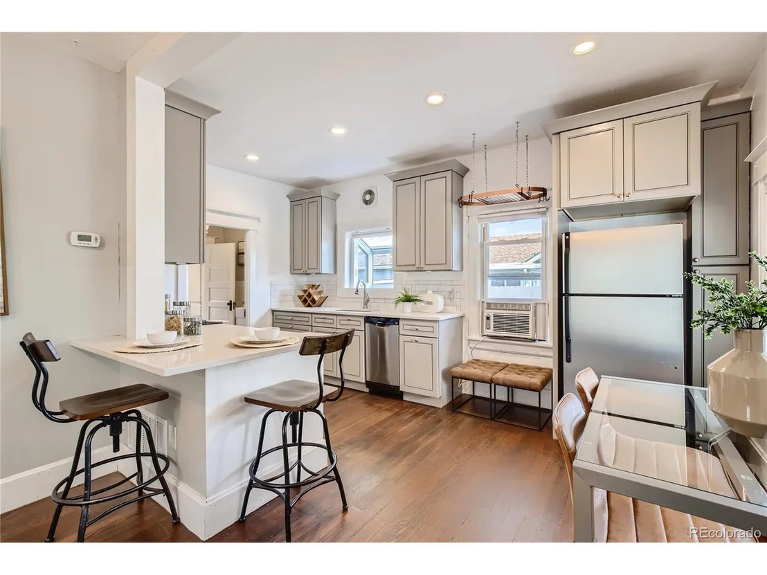 Photo of 2811 W 4th Ave