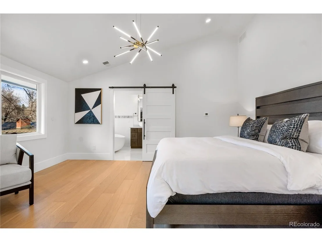 Photo of 245 Fair Pl