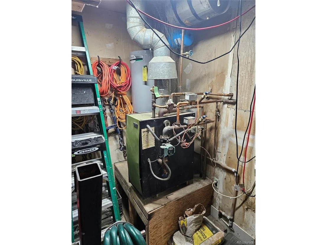 Photo of 647 Denver Ave