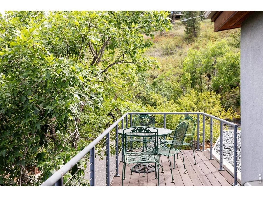 Photo of 333 Bellevue Dr