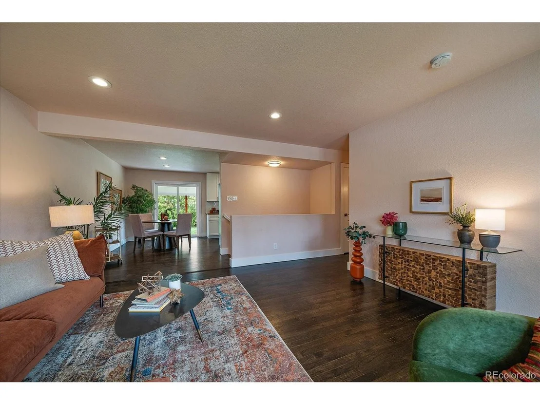 Photo of 6026 Iris Way