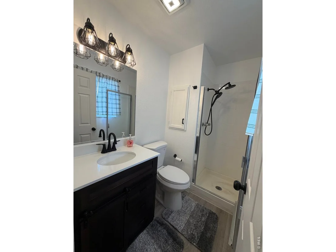 Photo of 4422 W 9th St