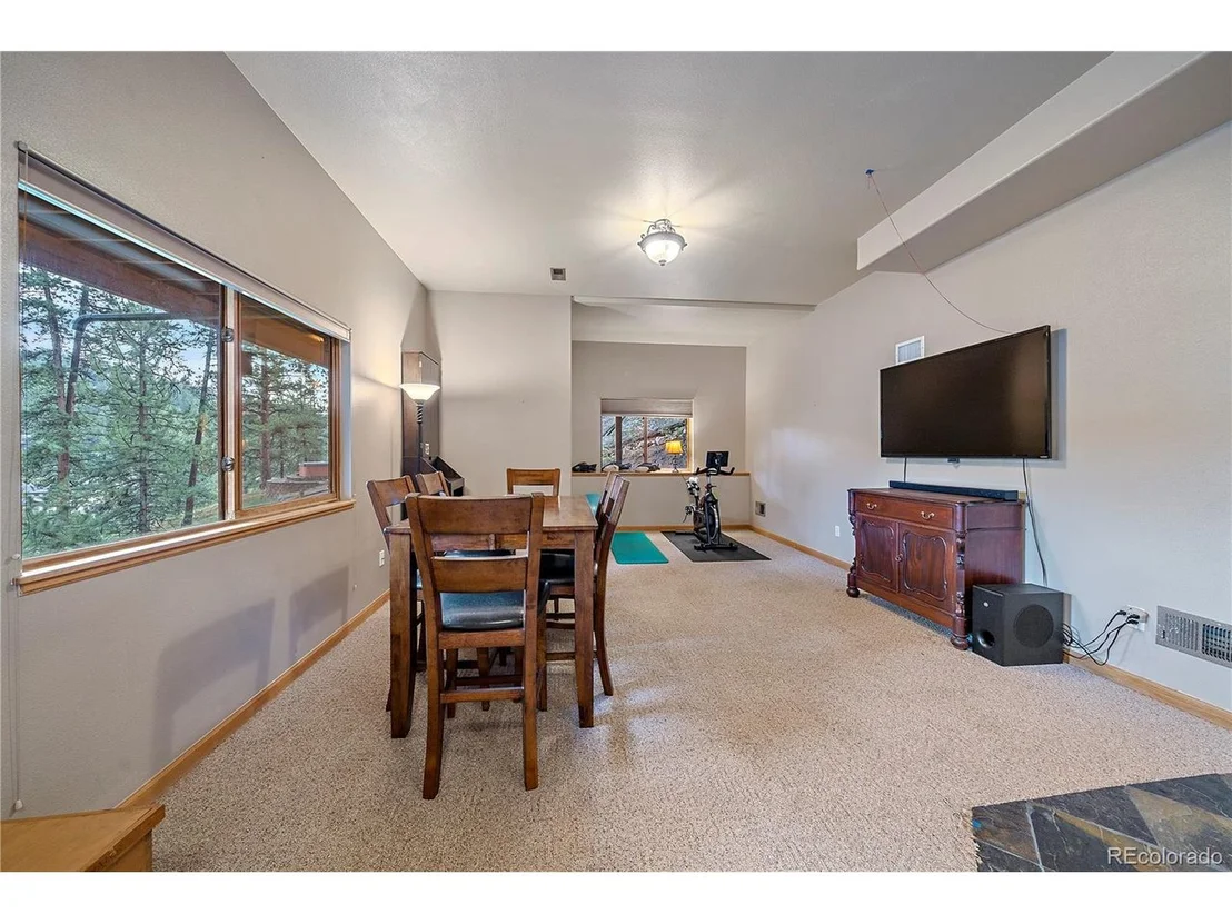 Photo of 28384 Kinnikinnick Rd
