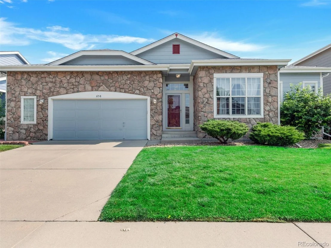 Photo of 658 Clarendon Dr