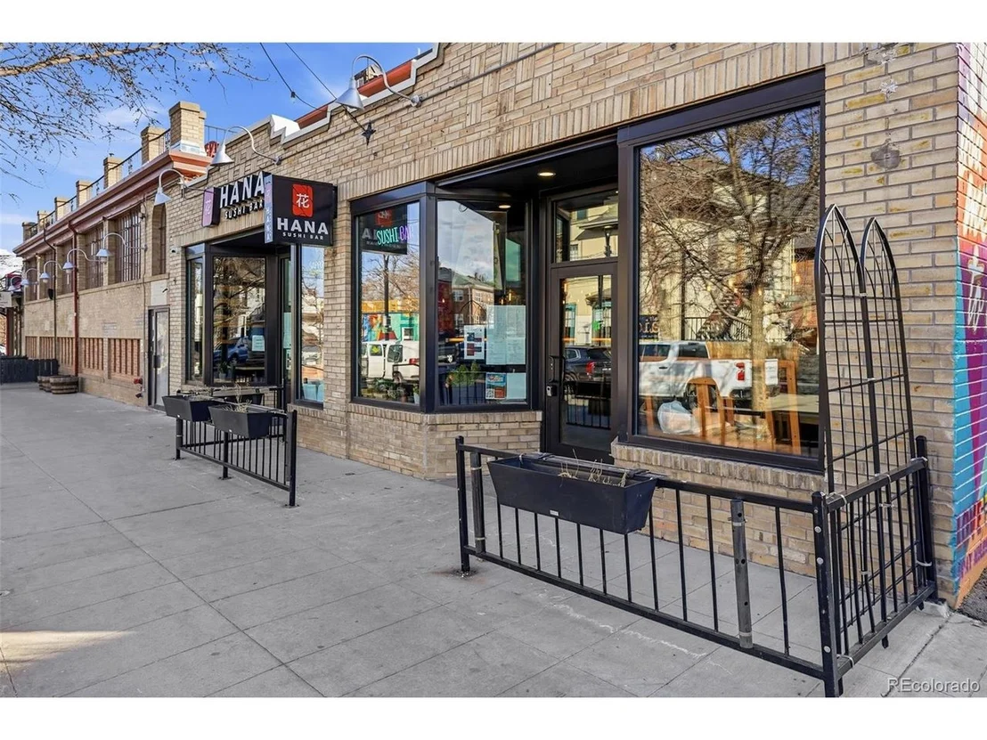 Photo of Unit 206 at 1405 Broadway