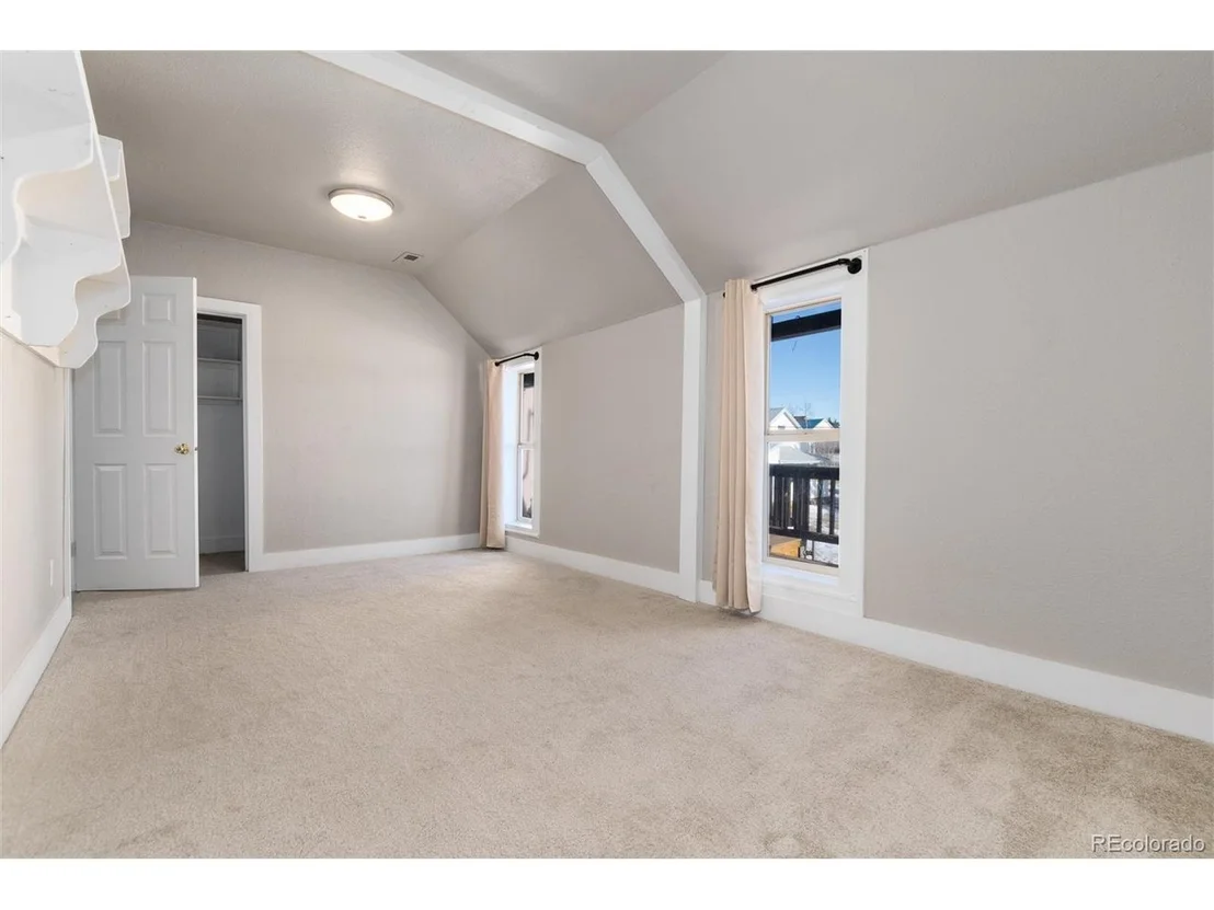 Photo of 550 Castello Ave
