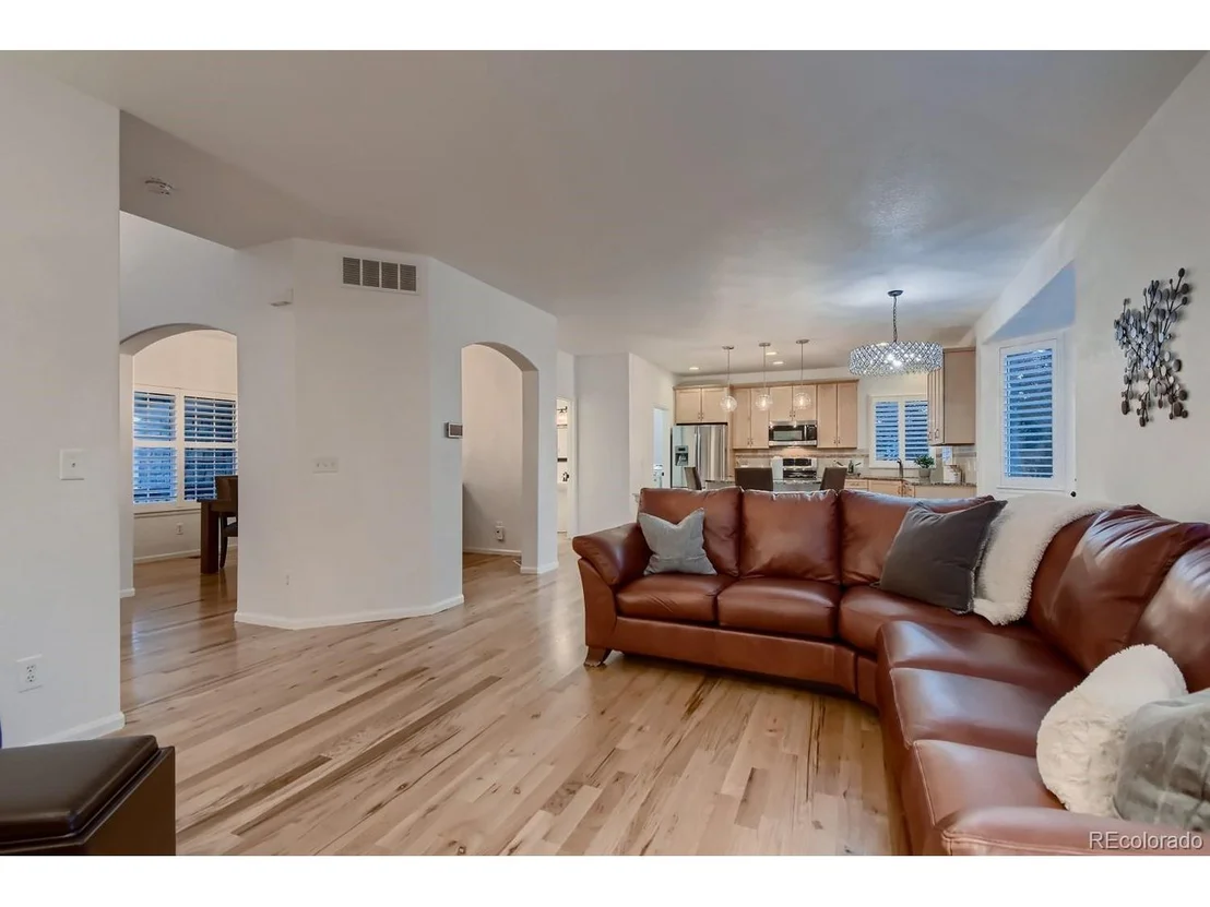 Photo of 730 Mathews Cir