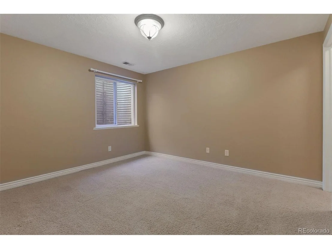 Photo of 125 52nd Ave