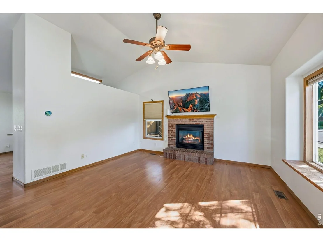 Photo of 430 Derry Dr