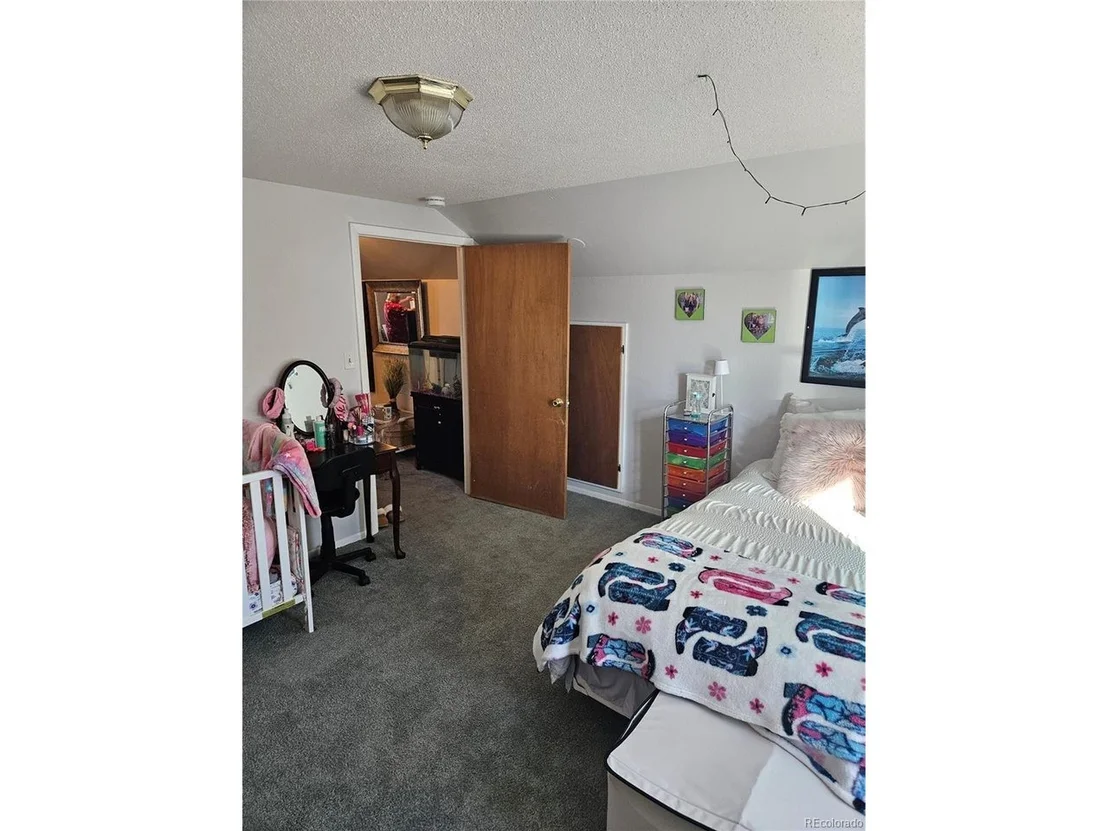 Photo of 647 Denver Ave
