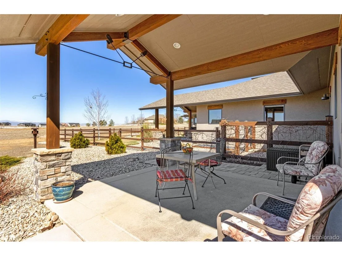 Photo of 39559 Hilltop Cir