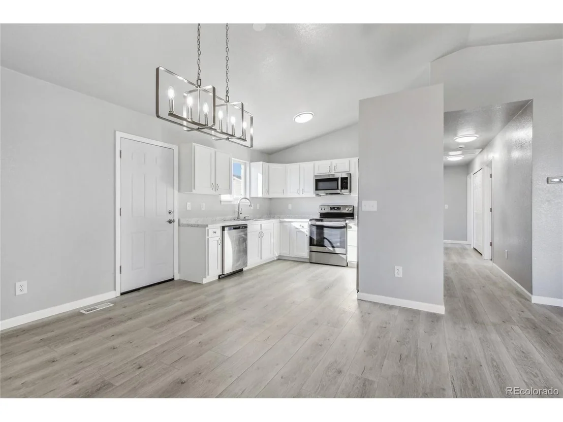 Photo of 110 Calabria Dr