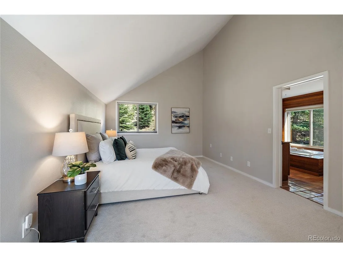 Photo of 6537 Vesuvius Rd