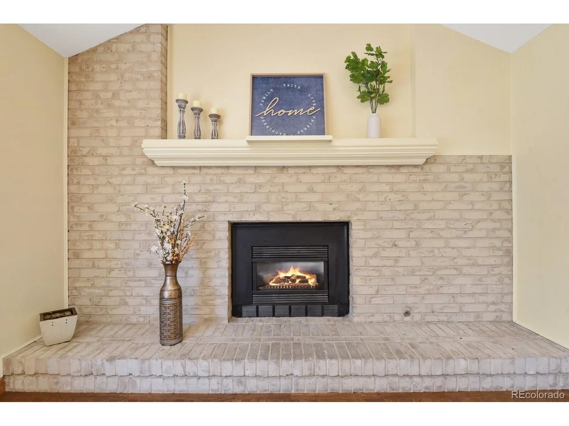 Photo of 976 E 132nd Cir