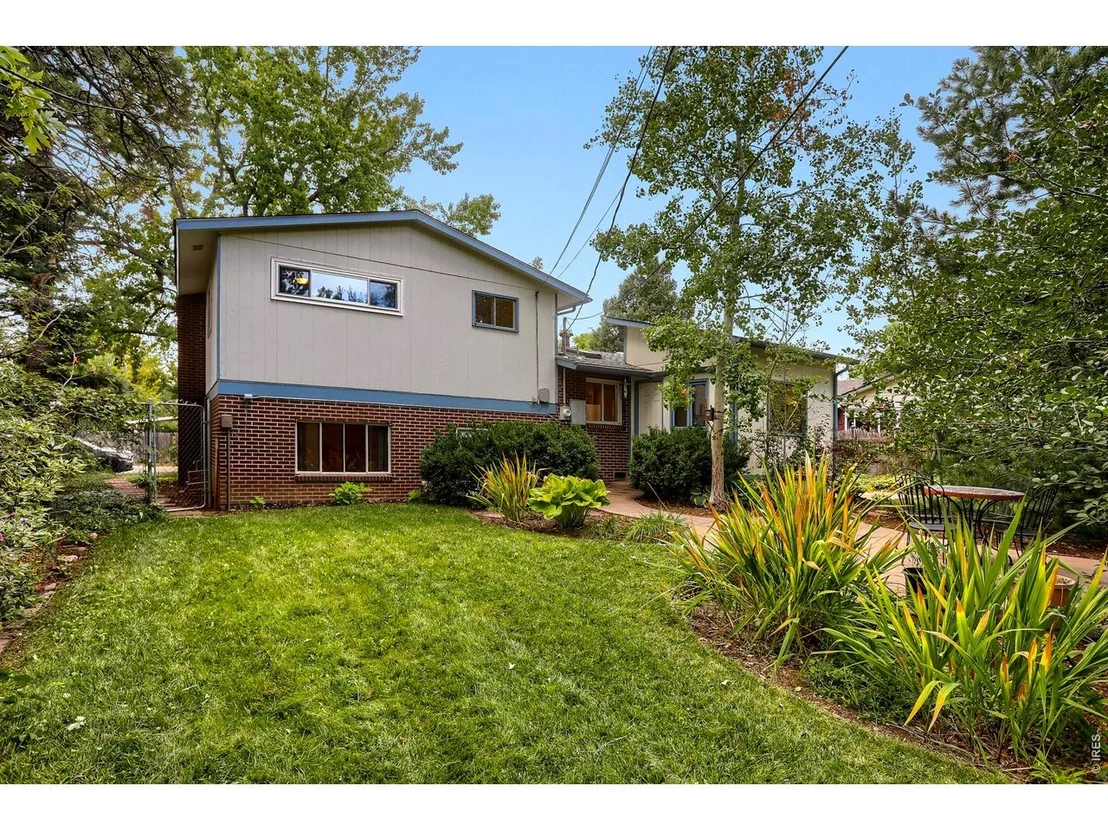 Photo of 2445 Forest Ave