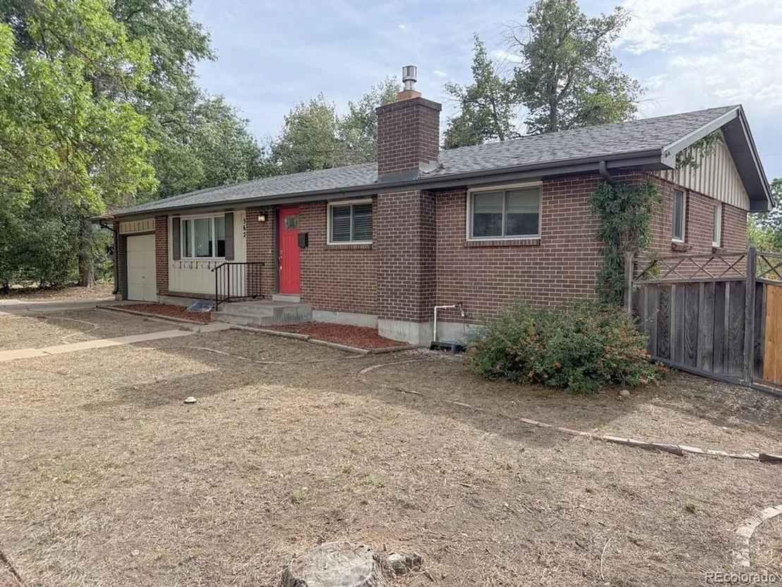 Photo of 562 W Easter Ave