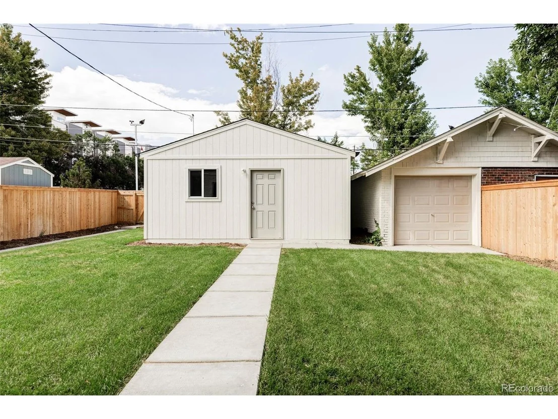 Photo of 3335 W Clyde Pl
