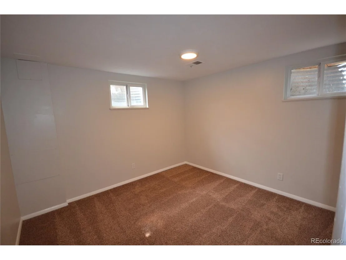 Photo of 6883 Oak Way