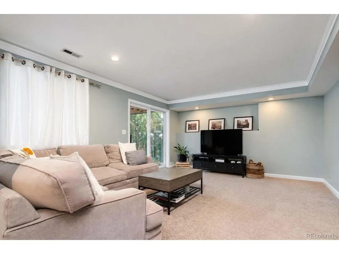 Photo of 323 White Ash Dr