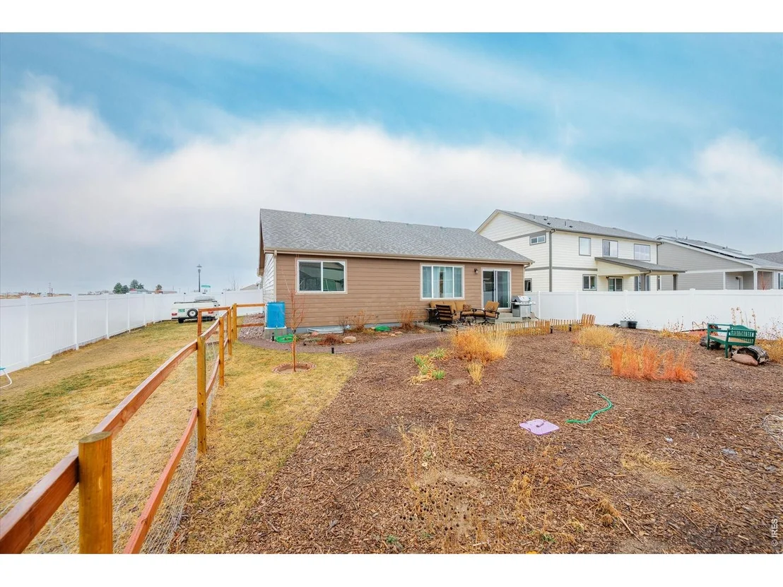 Photo of 970 Greenbrook Dr