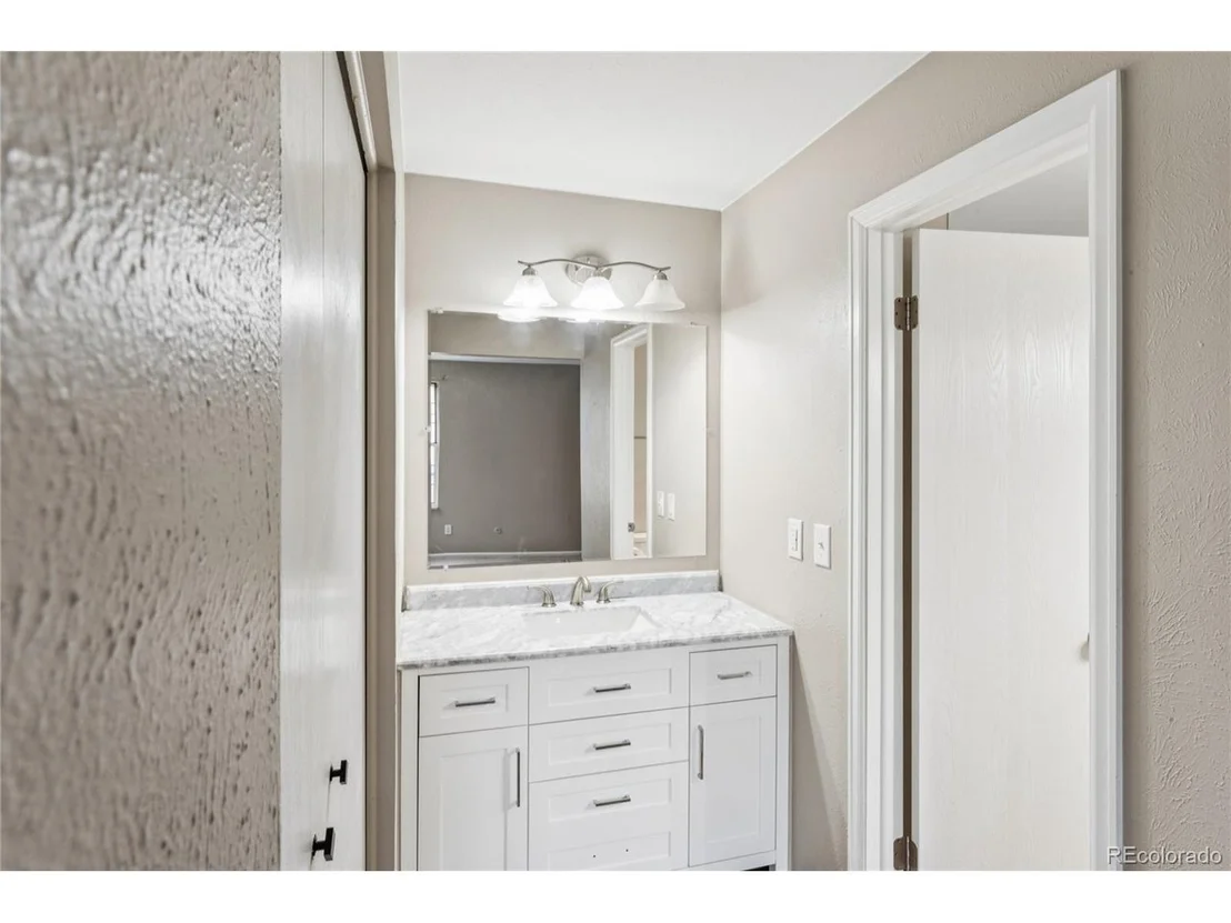 Photo of 17156 E Progress Cir N