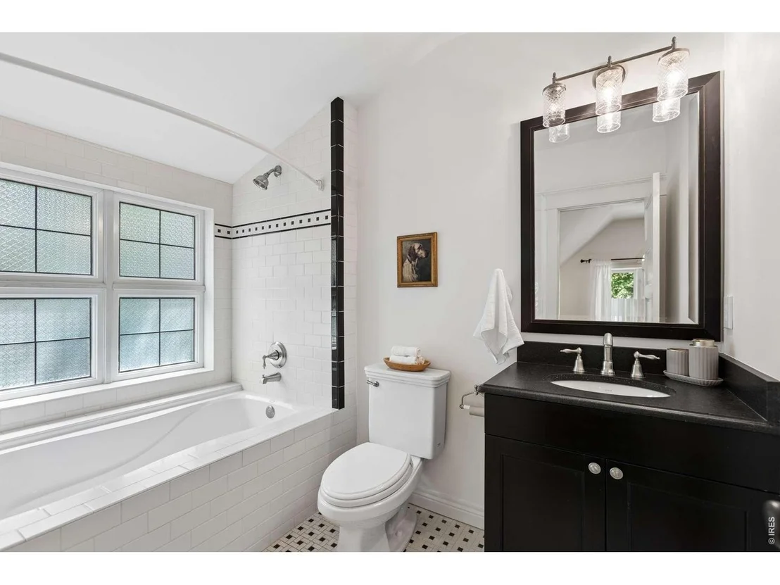 Photo of 512 Marine St