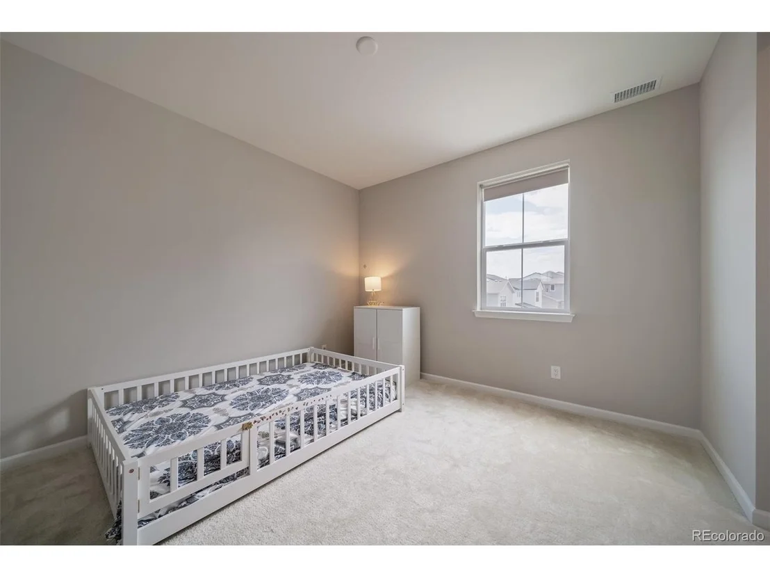 Photo of 5699 Amarosa Dr