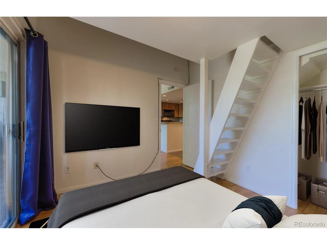 Photo of Unit 204 at 935 Broadway