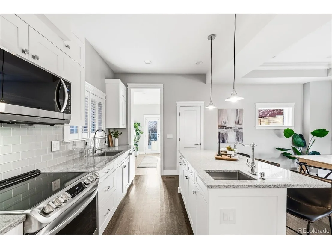 Photo of 3321 Bryant St