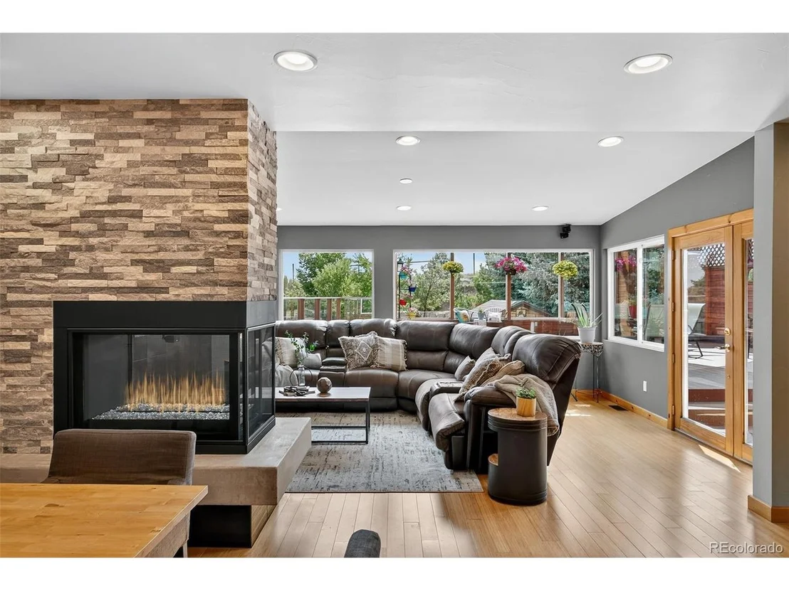 Photo of 7908 Beverly Blvd