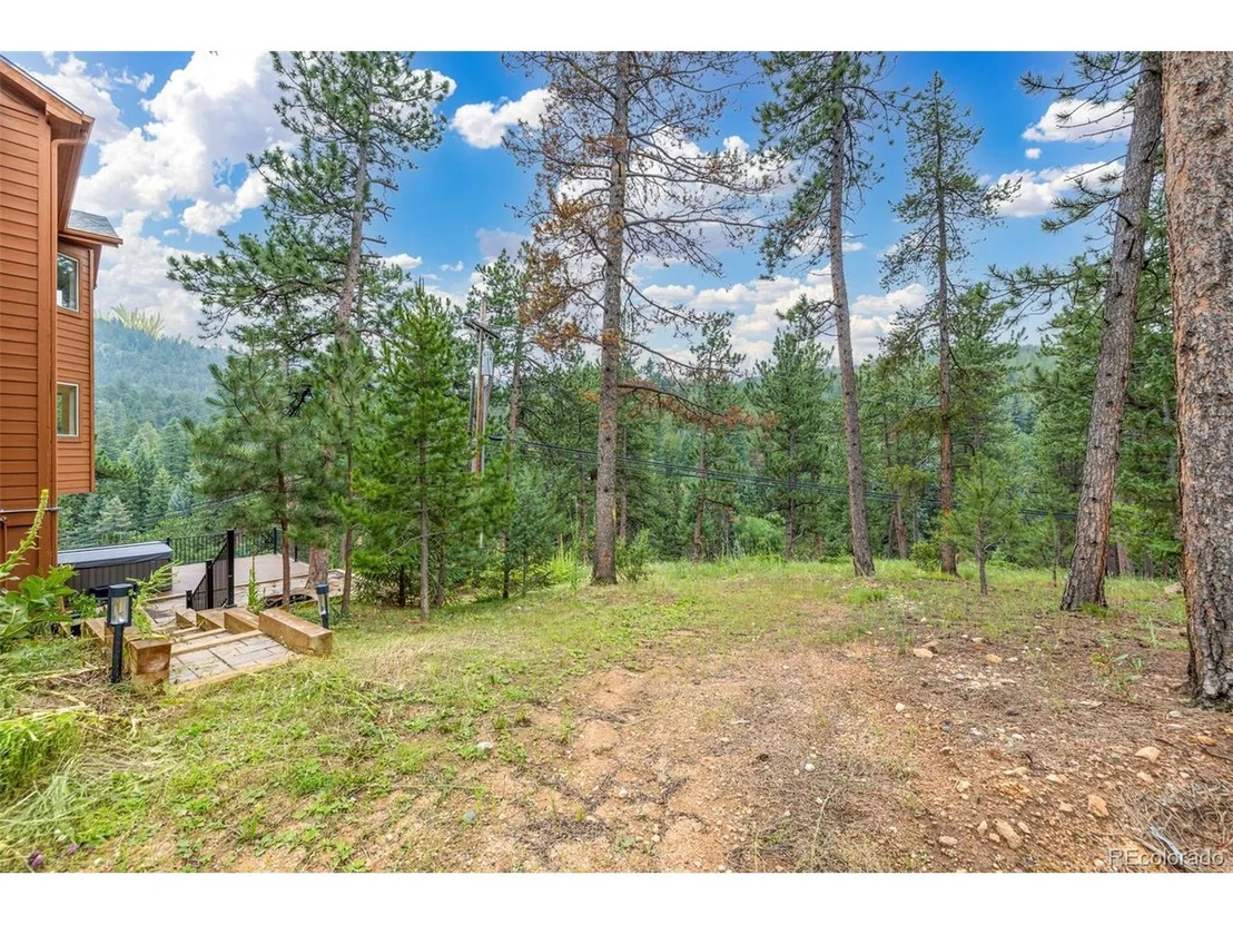 Photo of 6955 Sprucedale Park Way