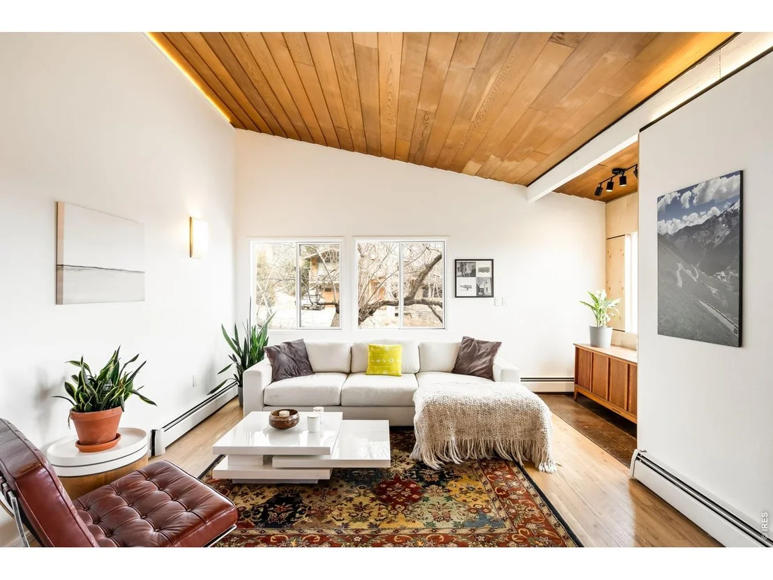 Photo of 300 Forest Ave