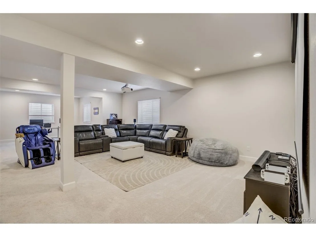 Photo of 5059 Ditmars Ln