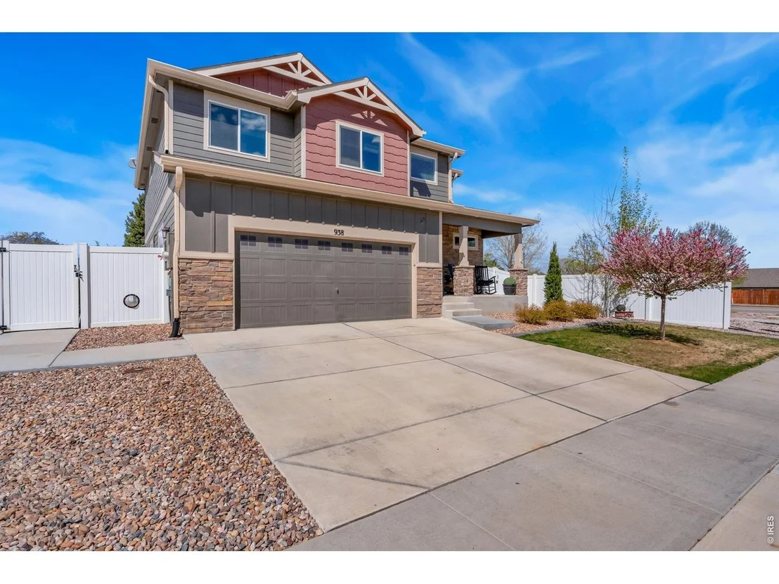 Photo of 938 Scotch Pine Dr