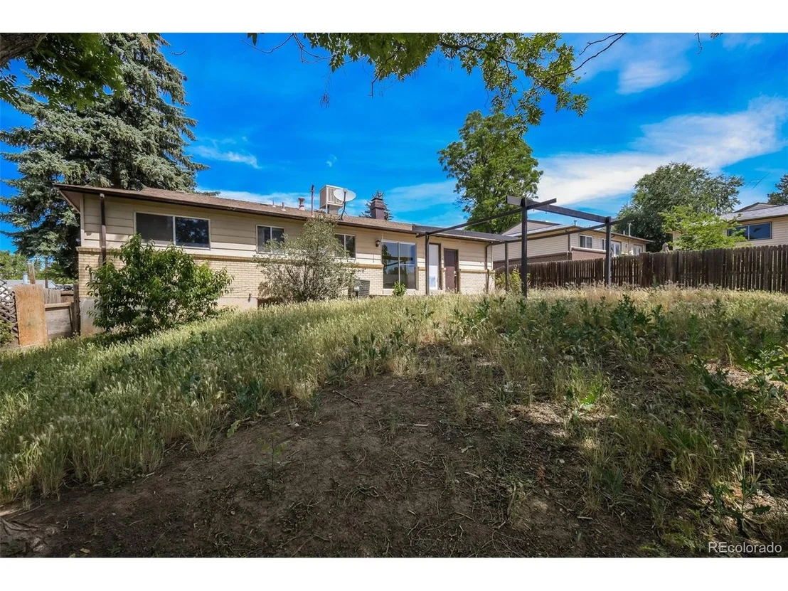 Photo of 3400 Mowry Pl