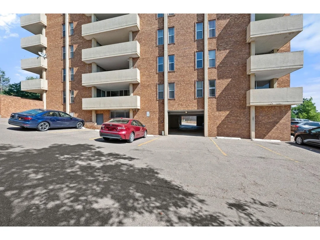 Photo of Unit 202 at 850 20th St