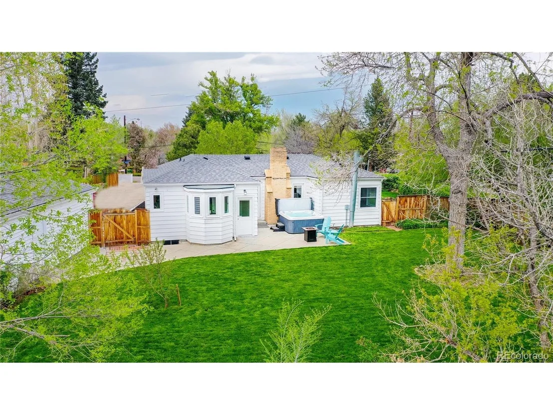 Photo of 7370 Broadview Dr