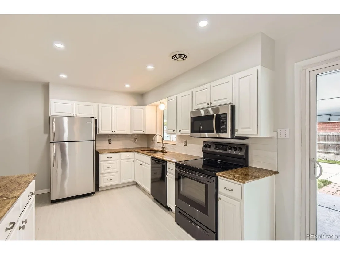 Photo of 5150 W Colgate Pl