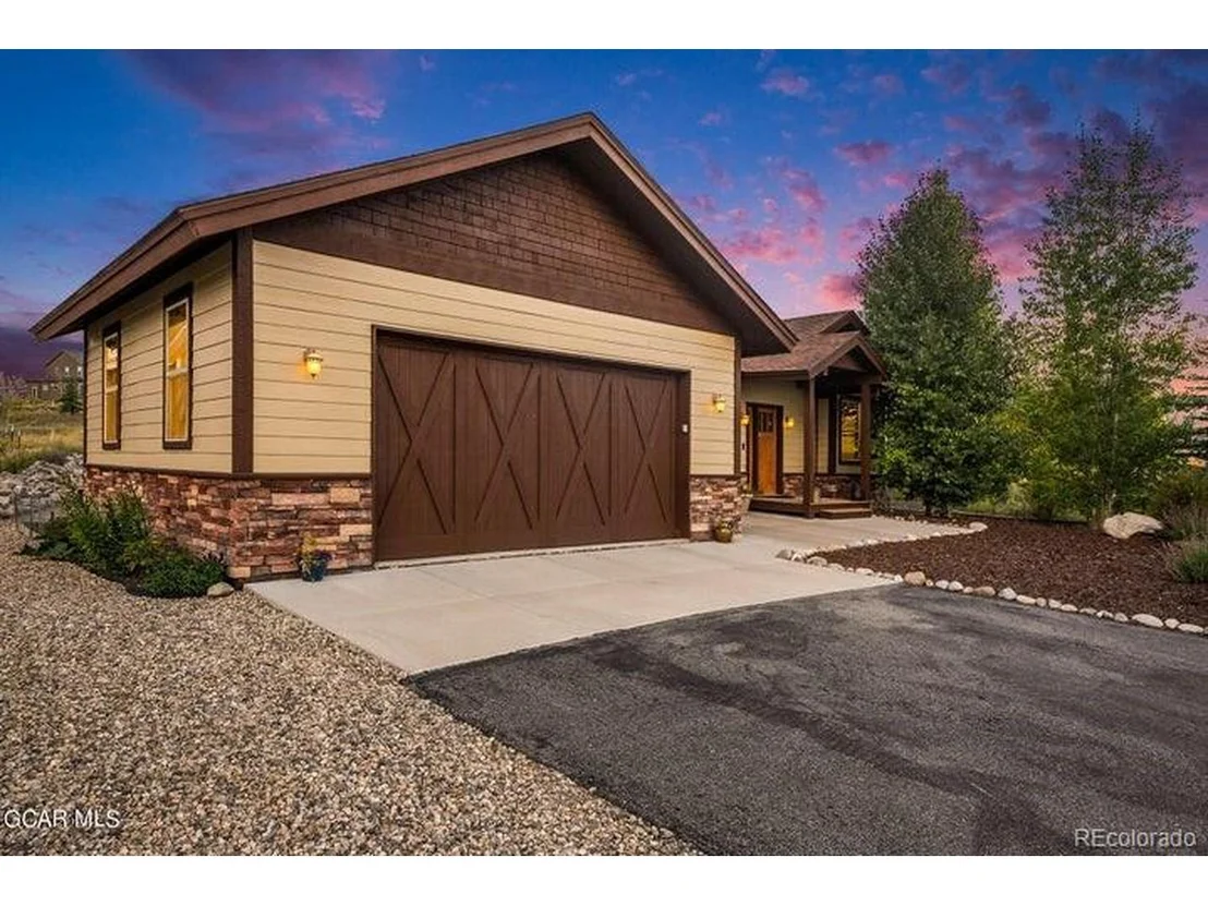 Photo of 809 Saddle Ridge Cir