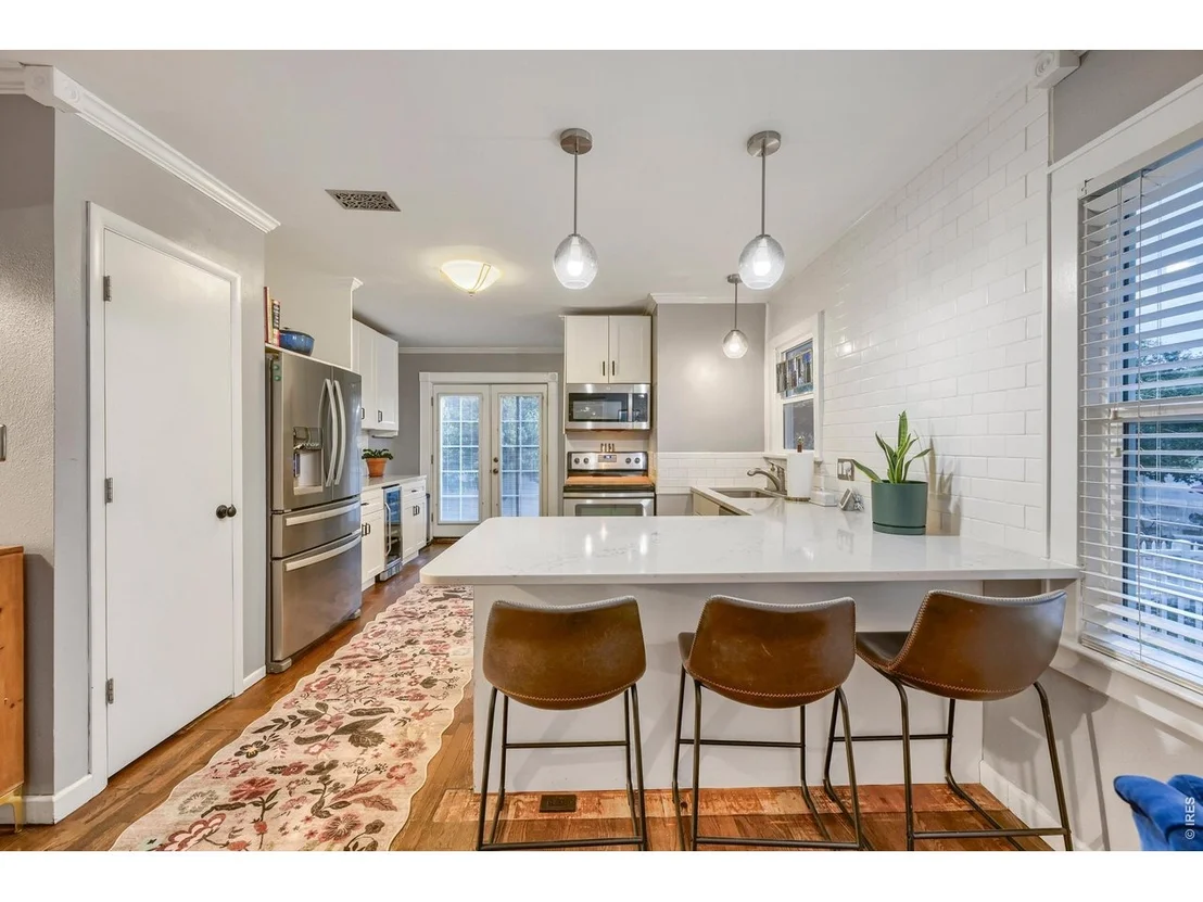 Photo of 202 8th Ave