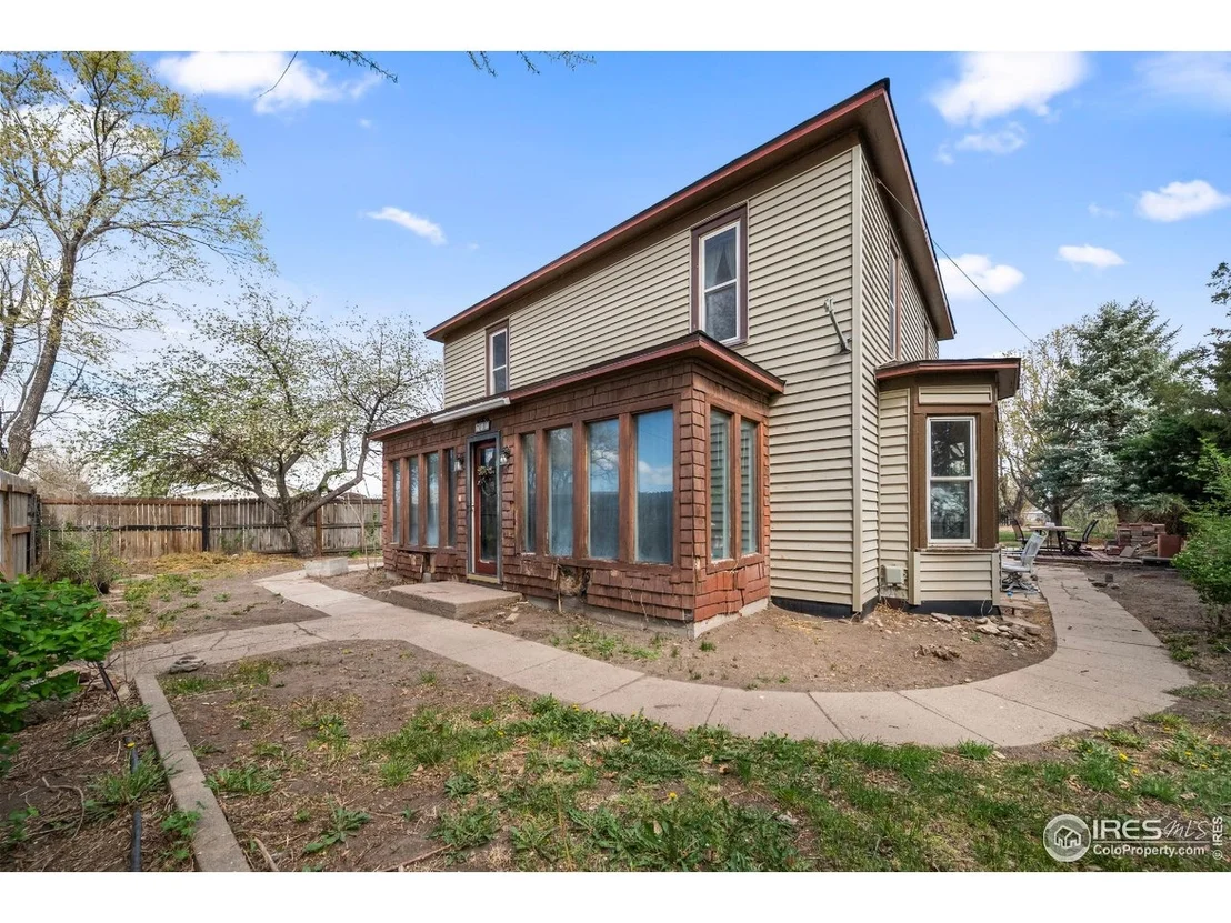 Photo of 213 W 3rd Ave