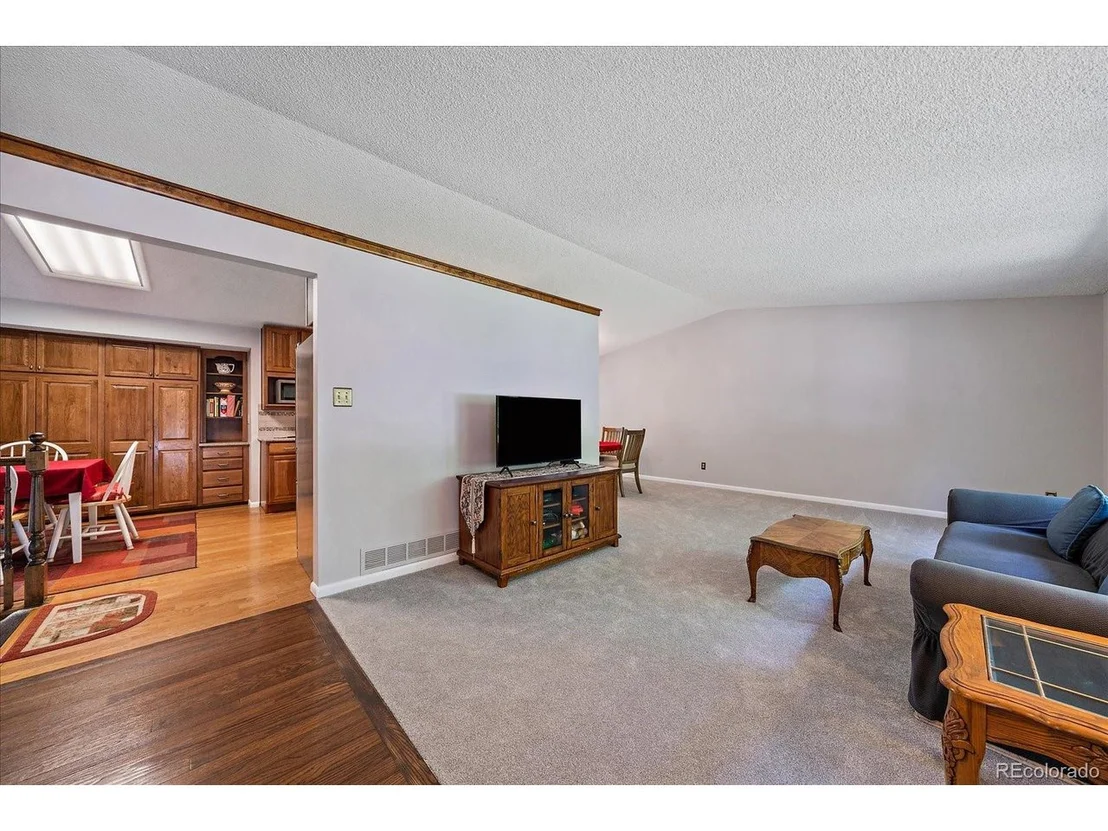 Photo of 7370 Jay St