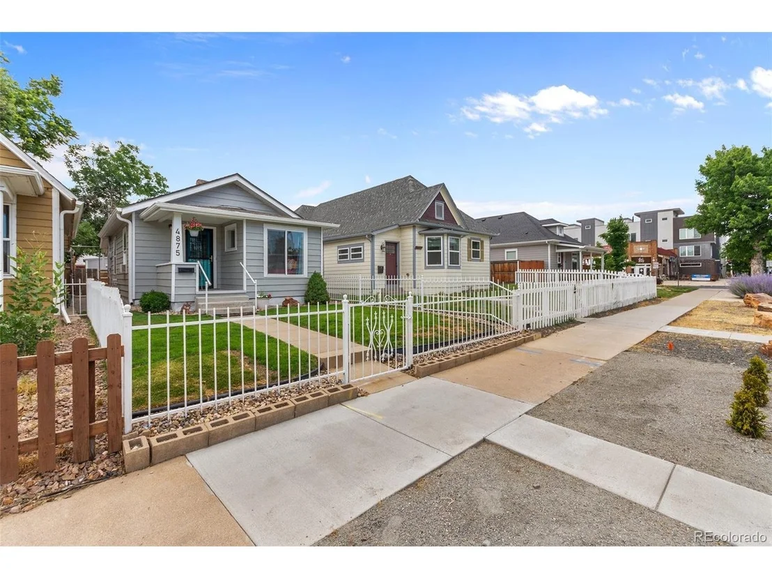 Photo of 4875 Lowell Blvd