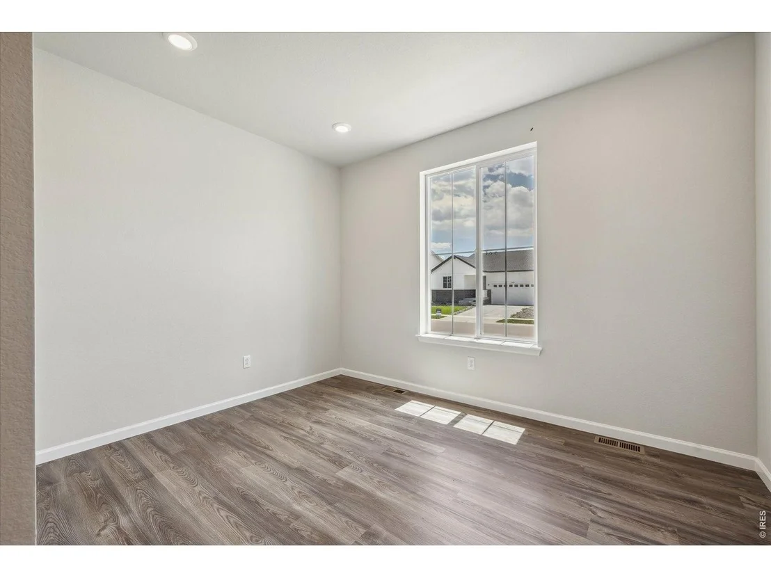 Photo of 822 Kettlepond Way