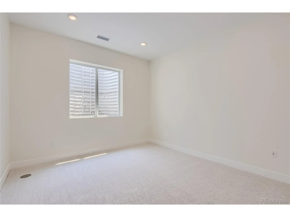Photo of 9634 Winterset Cir
